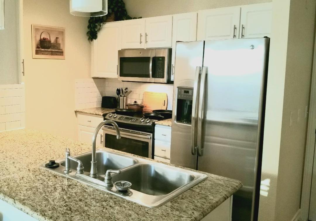 Roomy Downtown Abode Хьюстон Экстерьер фото